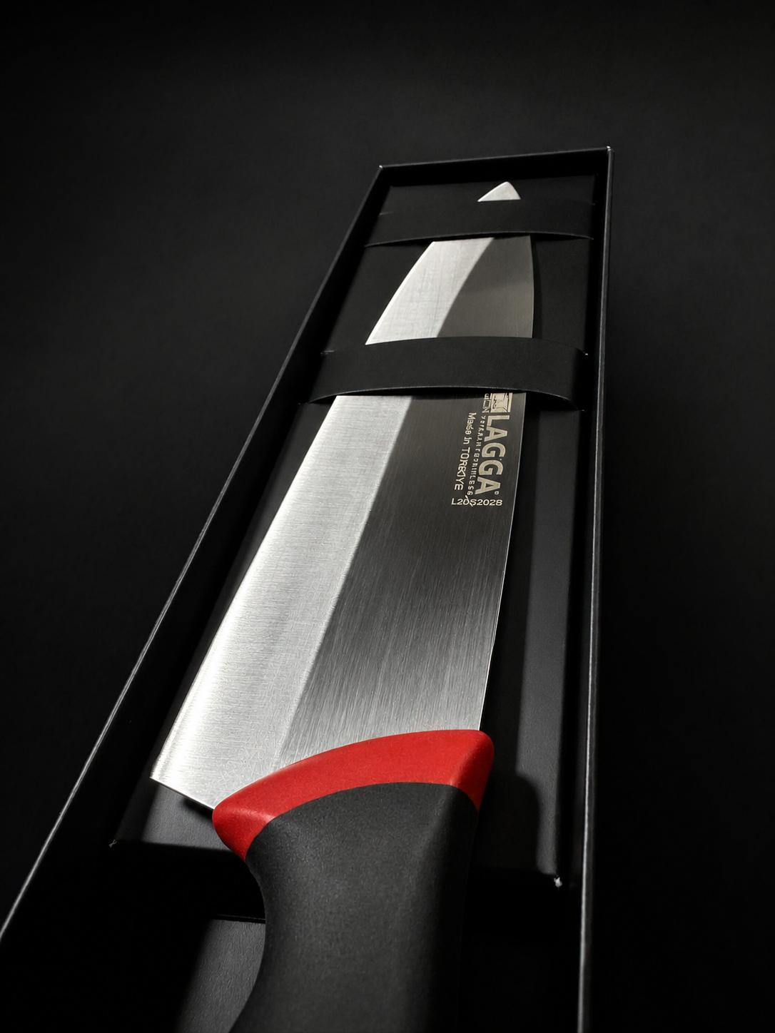 Chef­messer mit ergonomischem Griff – spitze Klingenform